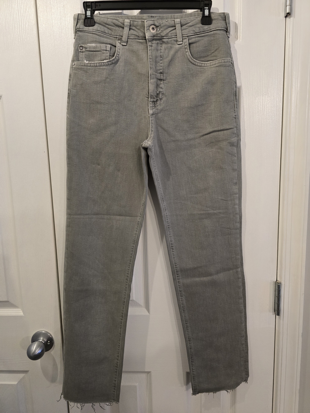 NWOT Pilcro Vintage Straight Jeans w/Raw Hem - 28
